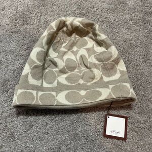 **SOLD**Coach Beige and Cream Knit Beanie